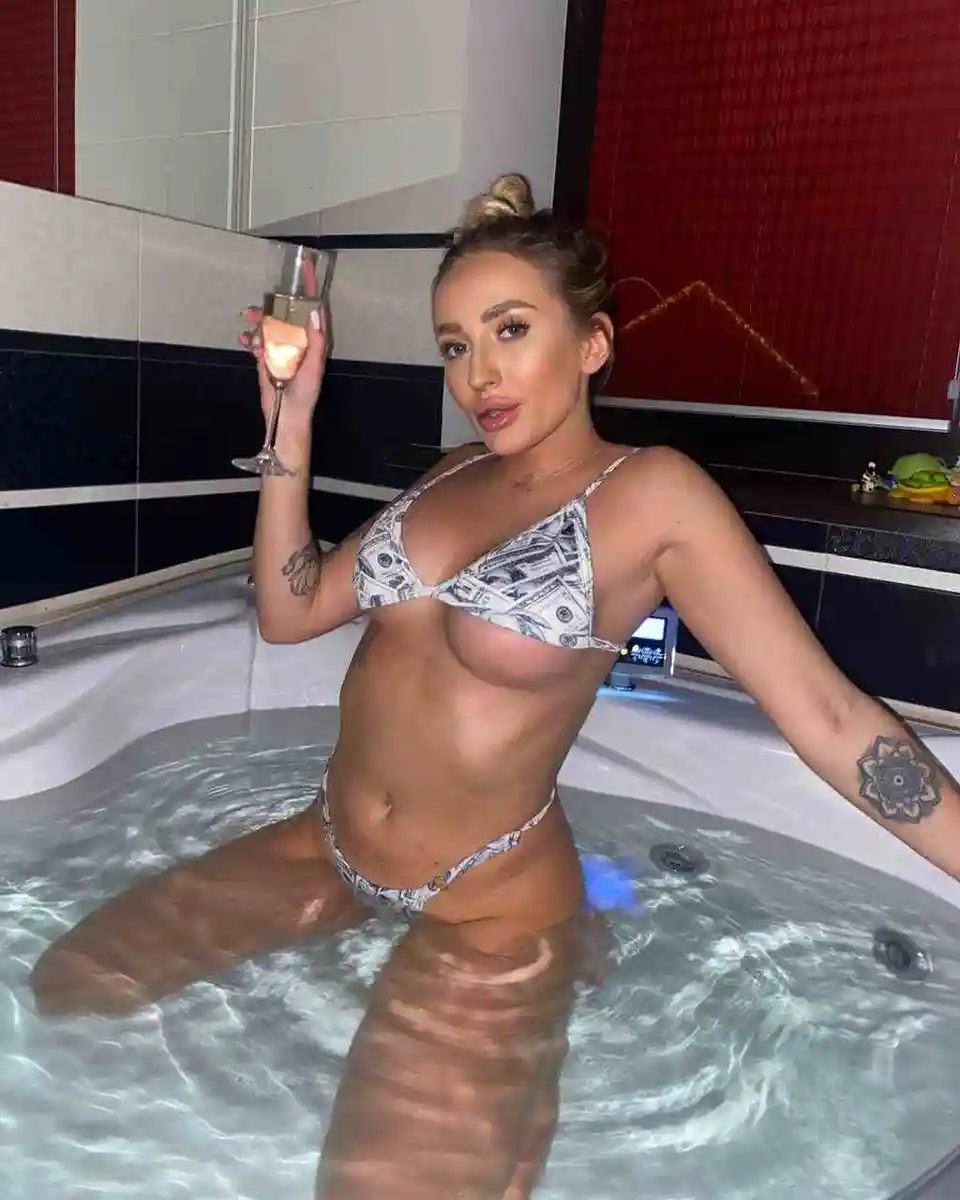 Abella escort in Dubai