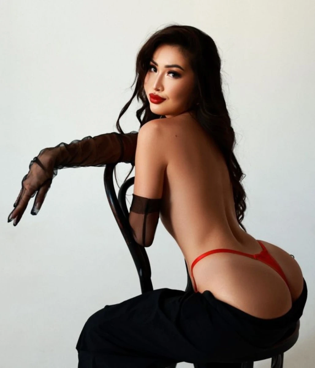 Adelina escort in Dubai