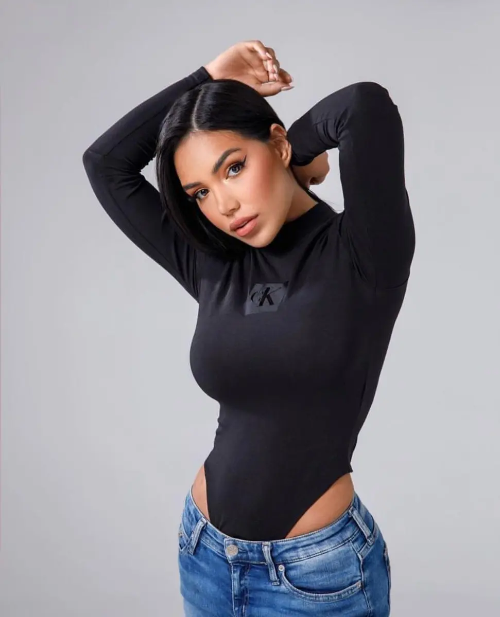  Anika escort in Dubai