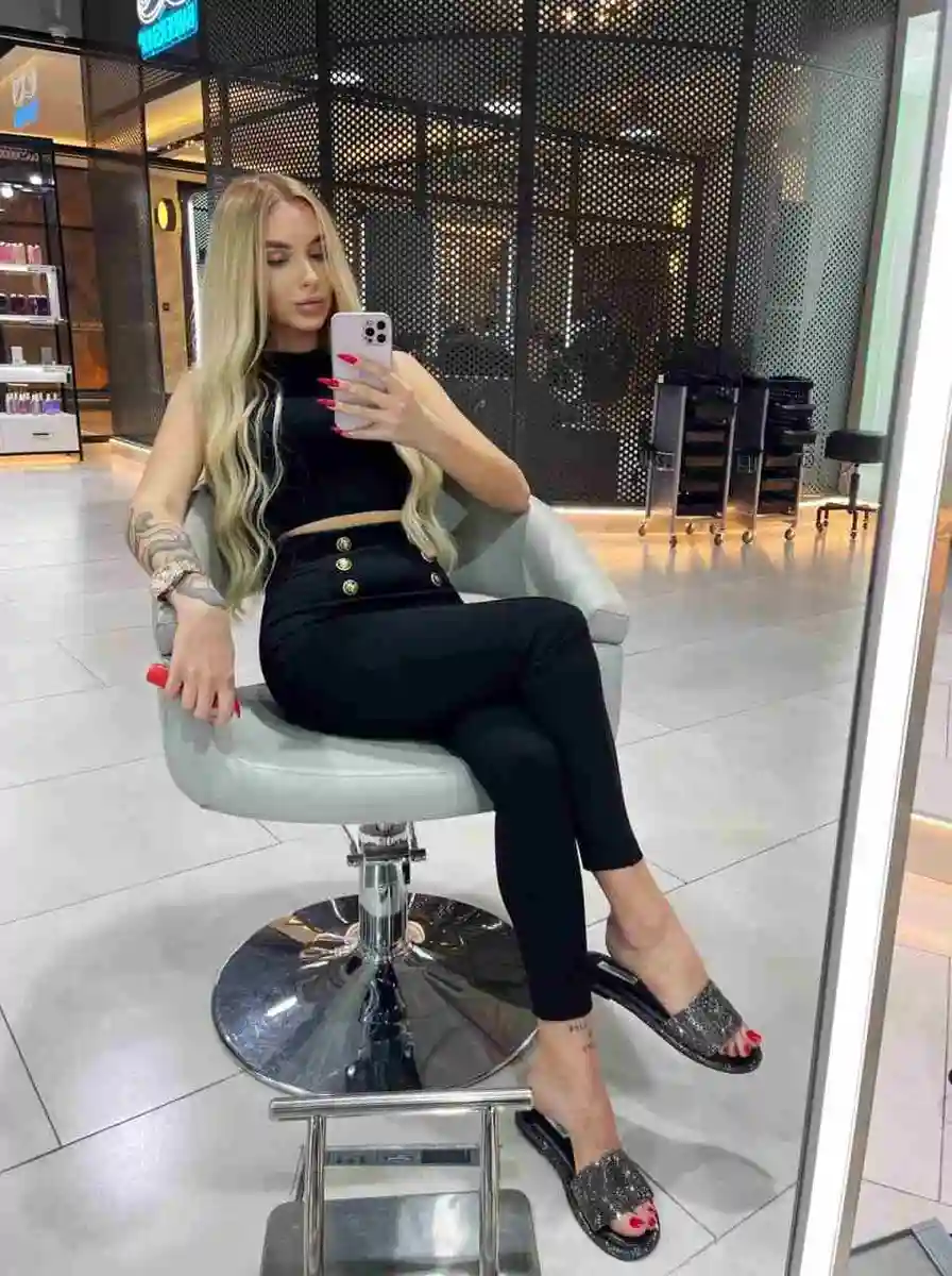 Candy escort in Dubai