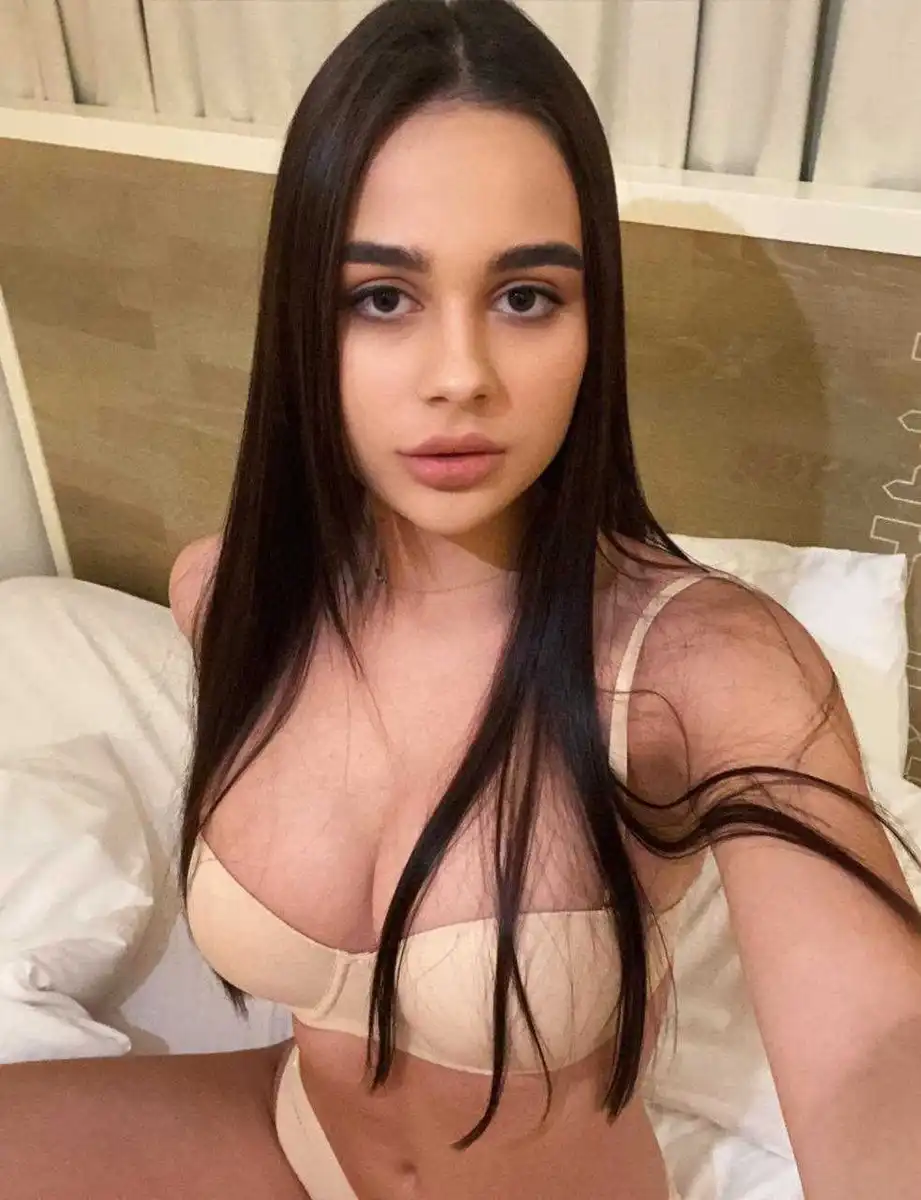 Christina escort in Dubai