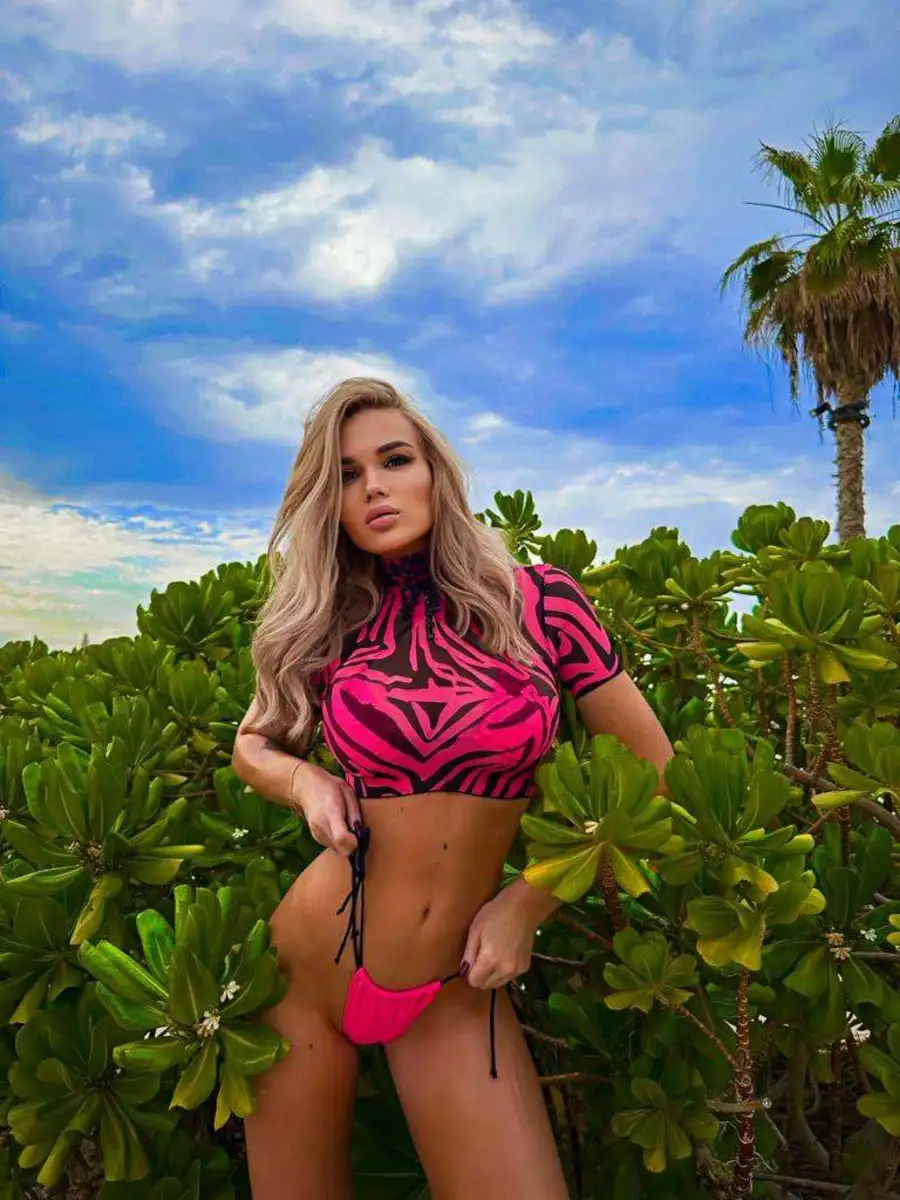 Dana escort in Dubai
