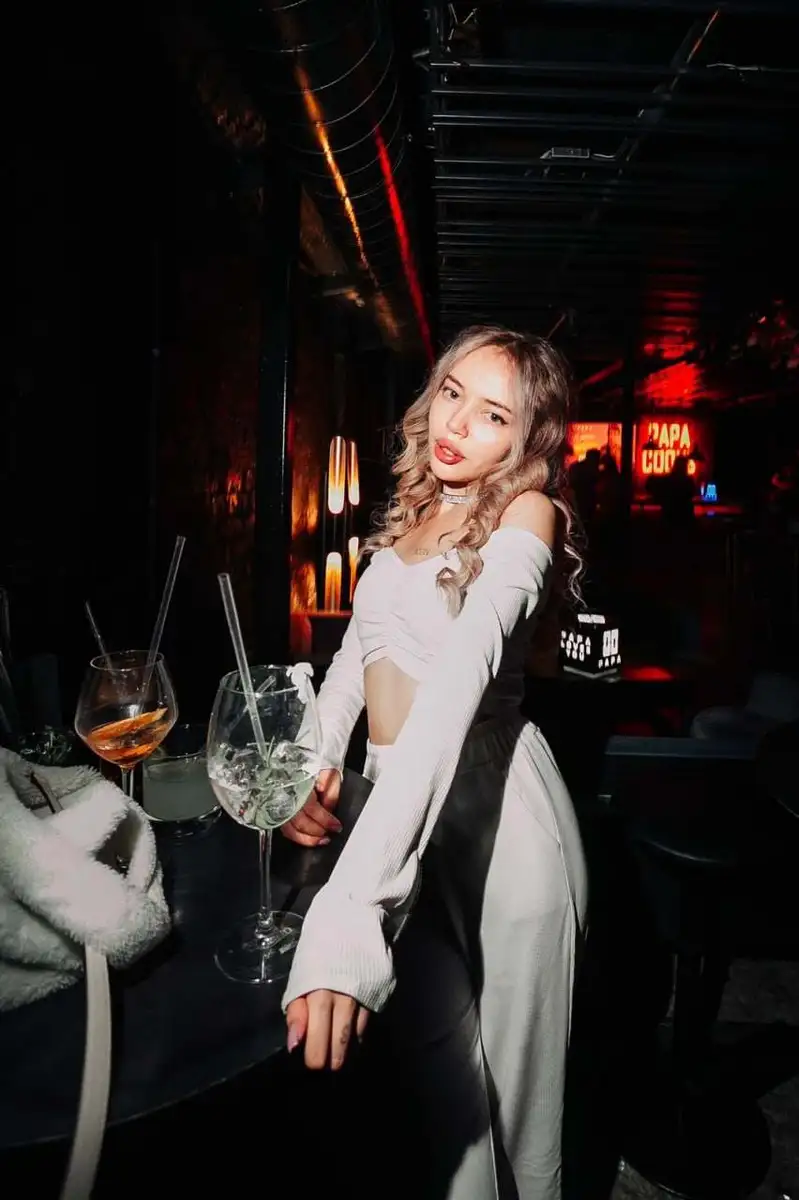 Eva escort in Dubai