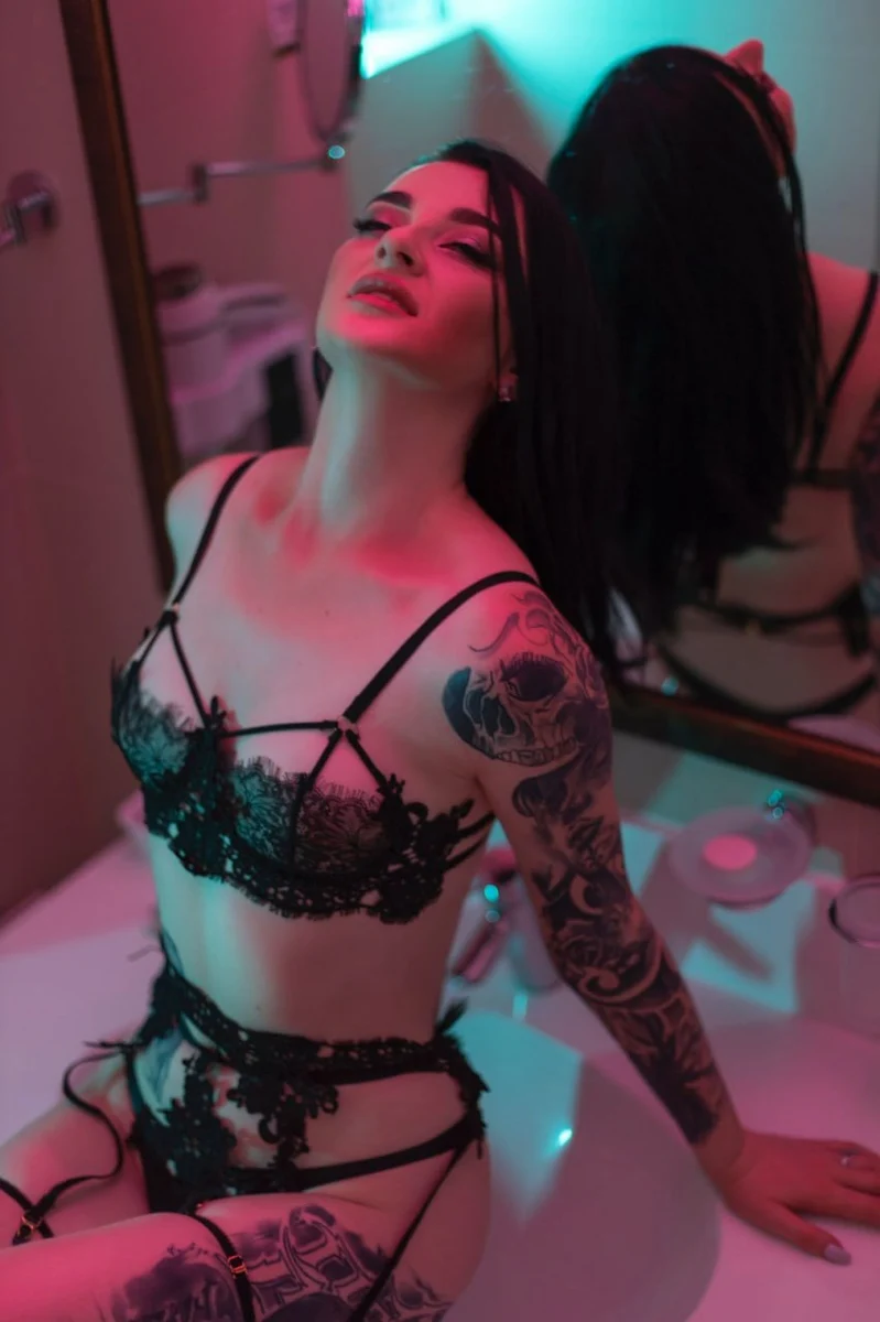 Eva escort in Dubai