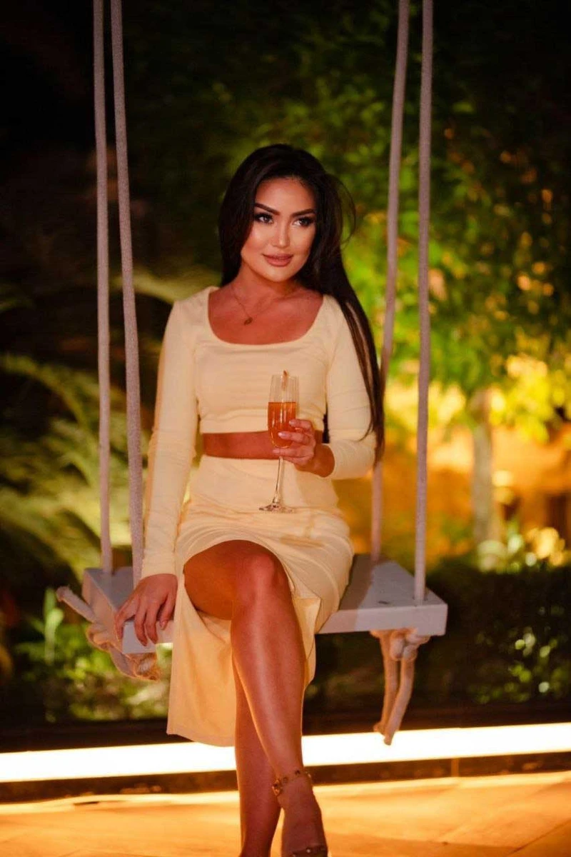 Karina  escort in Dubai