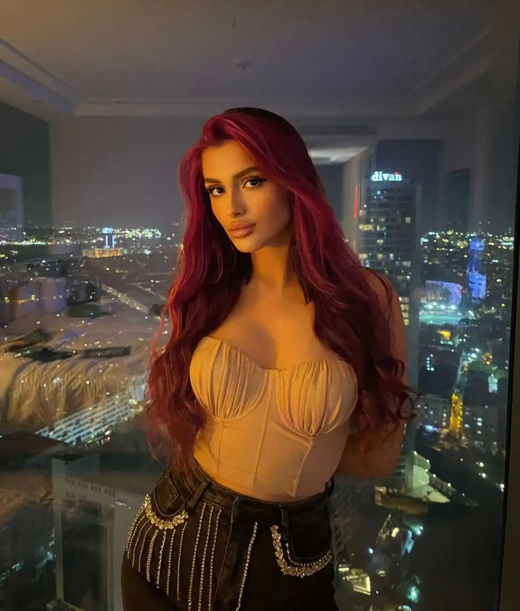 Melania escort in Dubai