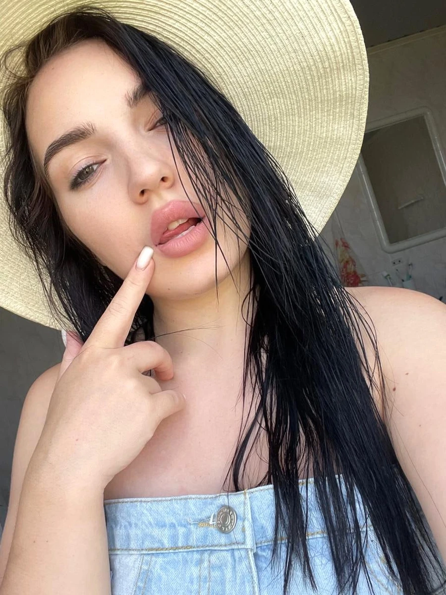 Valeria escort in Dubai