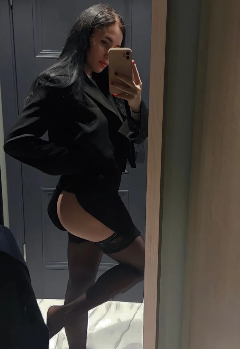 Viola escort in Dubai