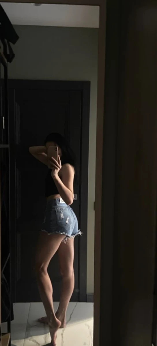 Viola escort in Dubai
