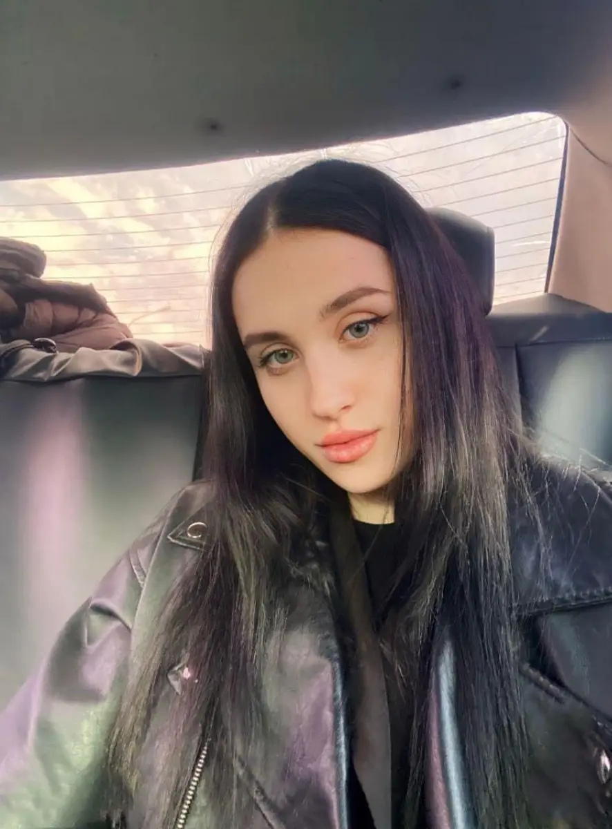 Viola escort in Dubai